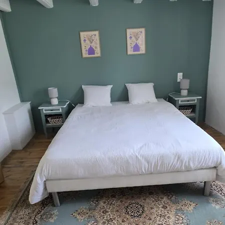 La Parenthese Lozerienne Holiday home